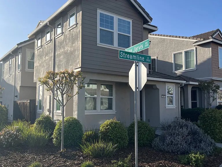 3911 Streamline St — Photo 1