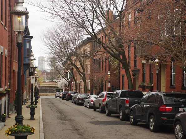 22 Mount Vernon St, Charlestown, MA 02129