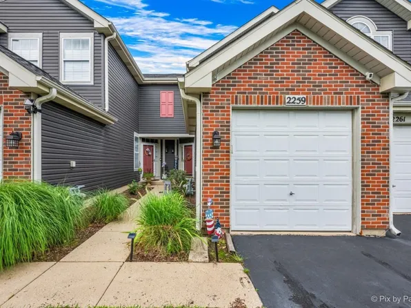 2259 Lake Ridge Dr, Glendale Heights, IL 60139