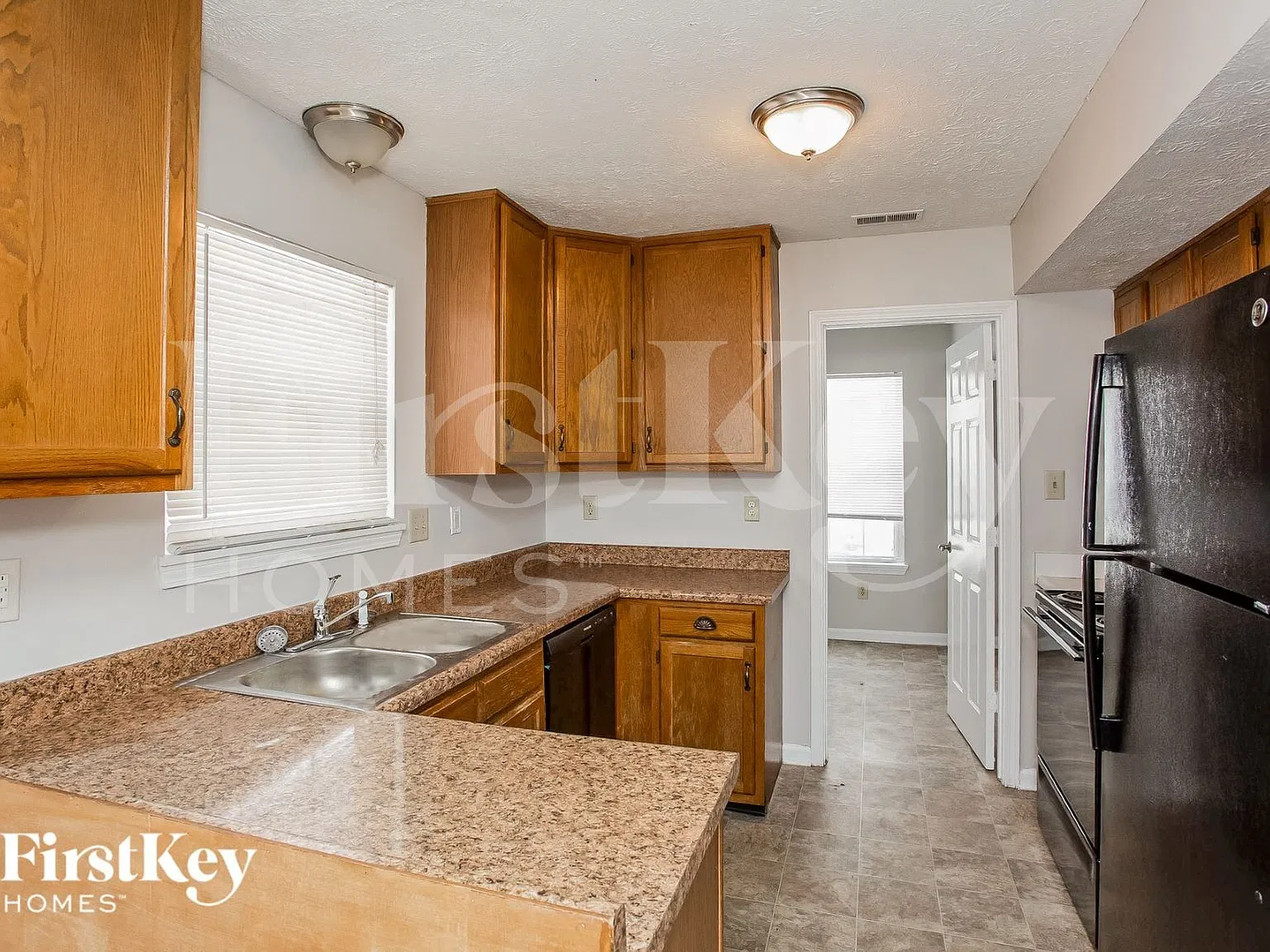 4 bed, 2.5 bath, 1896 sqft, $2,425 — Photo 4