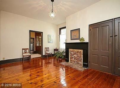 4th image of 123 S Church St