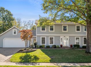 15000 Country Ridge Dr, Chesterfield, MO 63017