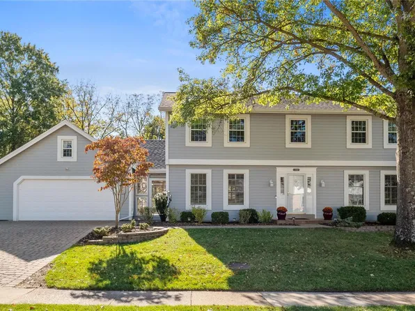 15000 Country Ridge Dr, Chesterfield, MO 63017