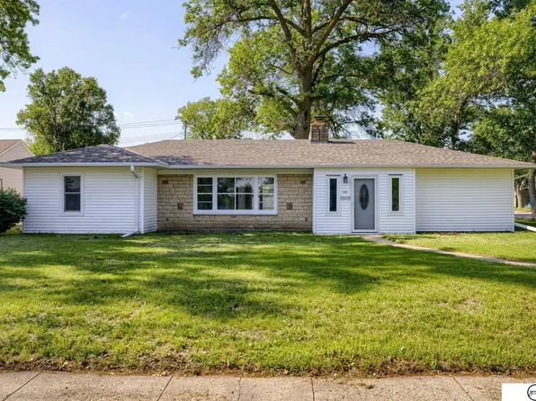 1801 Elk St, Beatrice, NE 68310