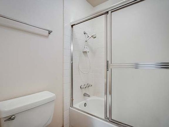 3rd image of 6275 Canoga Ave APT 70