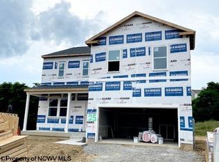 819 Bogey Ln, Maidsville, WV 26541