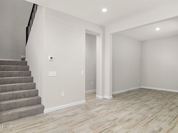 4th image of 5046 E HARTFORD Avenue