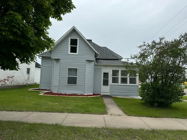 301 6th St SE, Staples, MN 56479