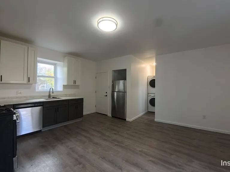 90 E Johnson St #1RR — Photo 6