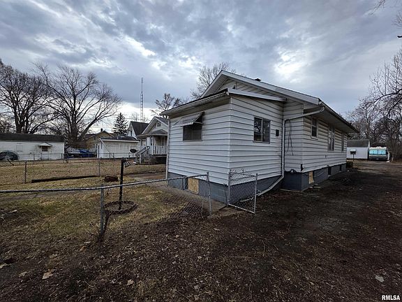 3rd image of 2212 S 14th St