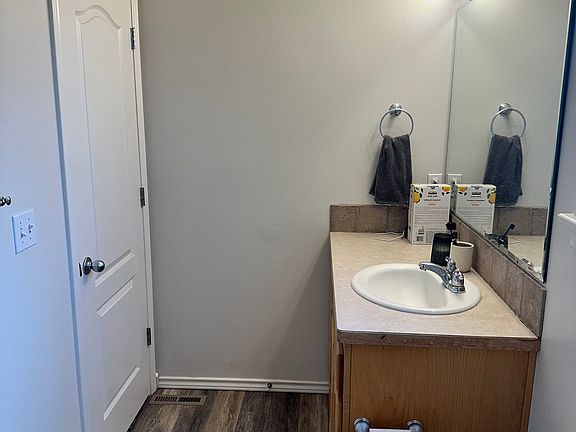 5th image of 31 W Indian Rocks St