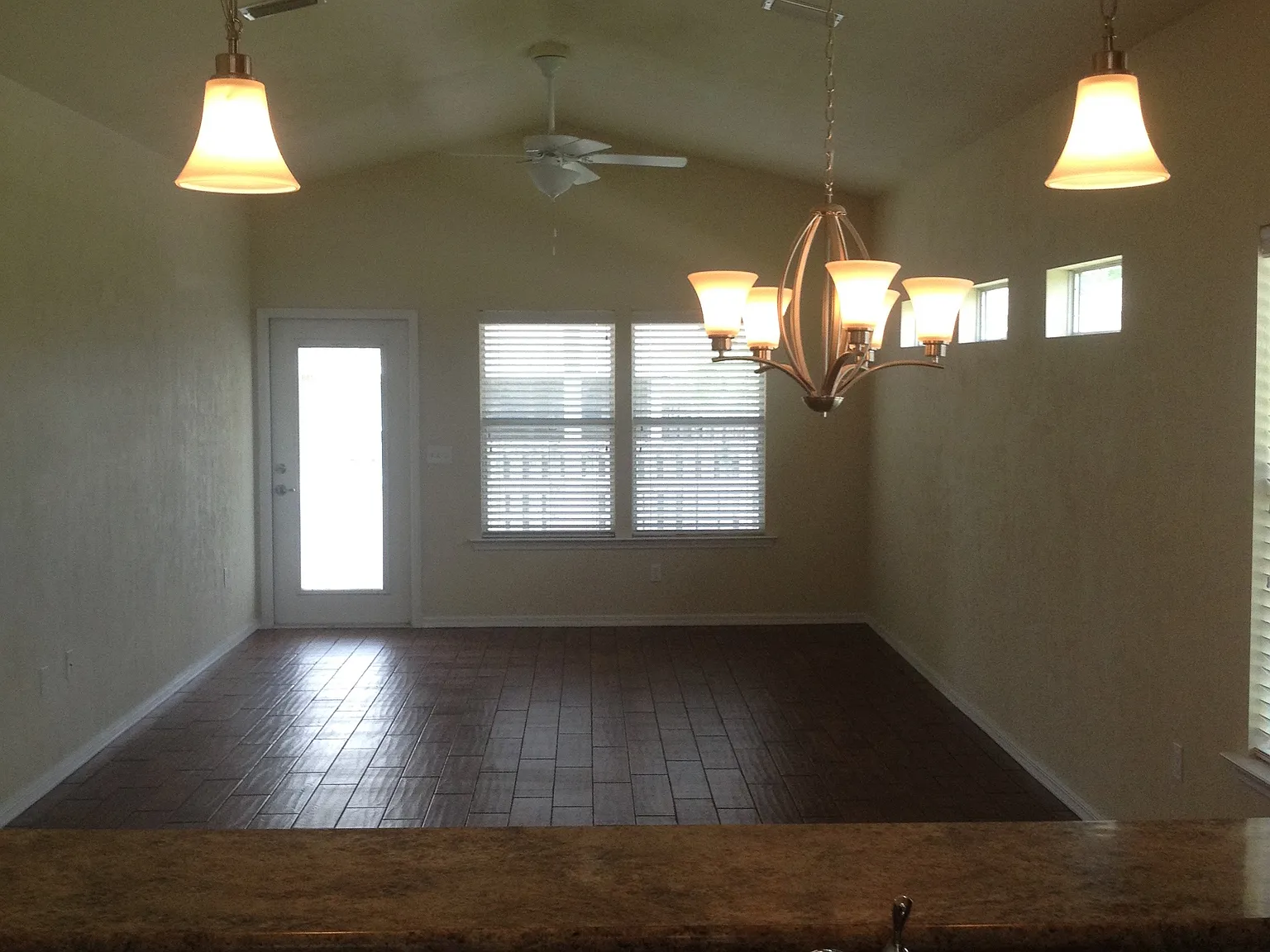 3 bed, 1478 sqft, $2,250 — Photo 3