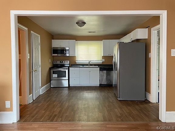 4th image of 2201 Watts Ln