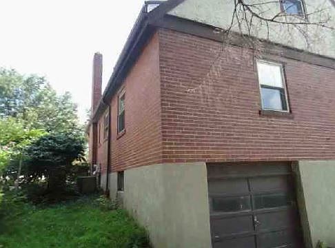 4th image of 3156 Veazey Ave