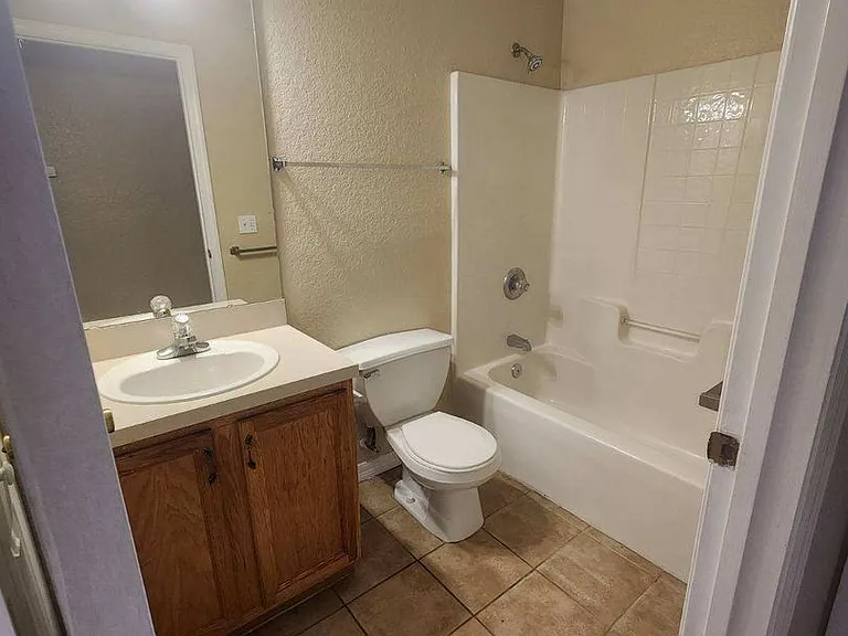 161 Eagle Point Blvd — Photo 4