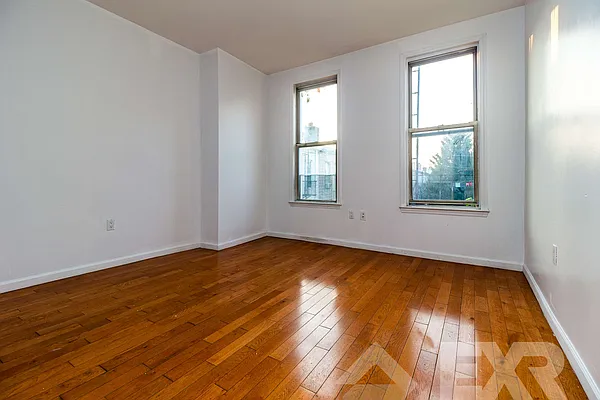 Rented by EXR | media 3