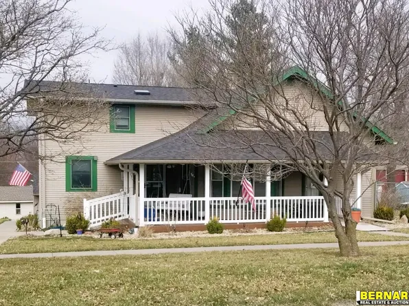 720 14th St, Auburn, NE 68305