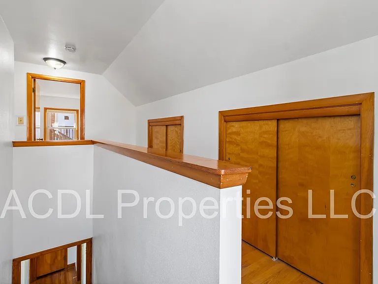 8215 W Burleigh St — Photo 10