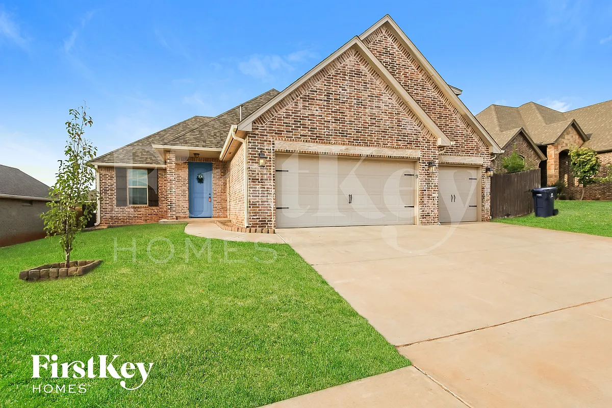 Building Photo - 8401 NW 160th Ct