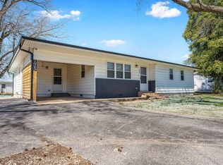 675 S Curtis Ave, Pea Ridge, AR 72751