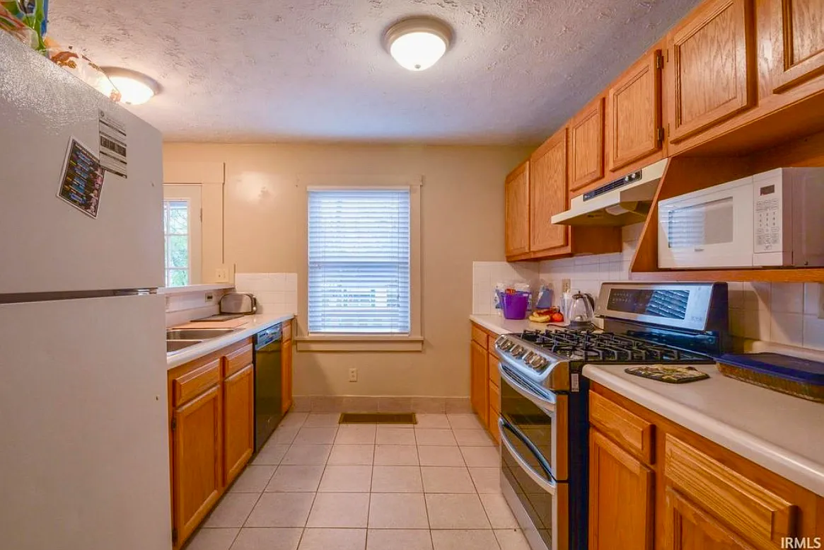 4 bed, 1404 sqft, $2,800 — Photo 4