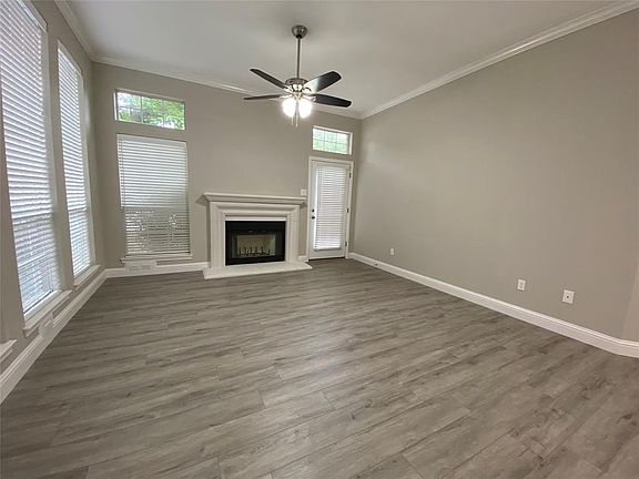 4th image of 3019 Silver Springs Ln