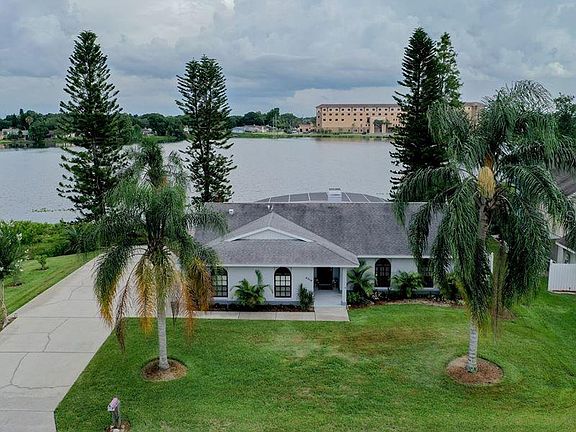 2nd image of 2219 Lake Holloway Blvd