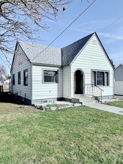 1st image of 1022 Dakota St