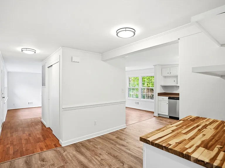 40 Knox St — Photo 9