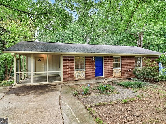 2nd image of 923 Verdi Way