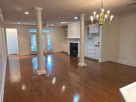 2nd image of 306 Colony Ridge Ct