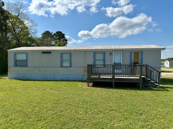 1402 Chicopee Rd, Benson, NC
