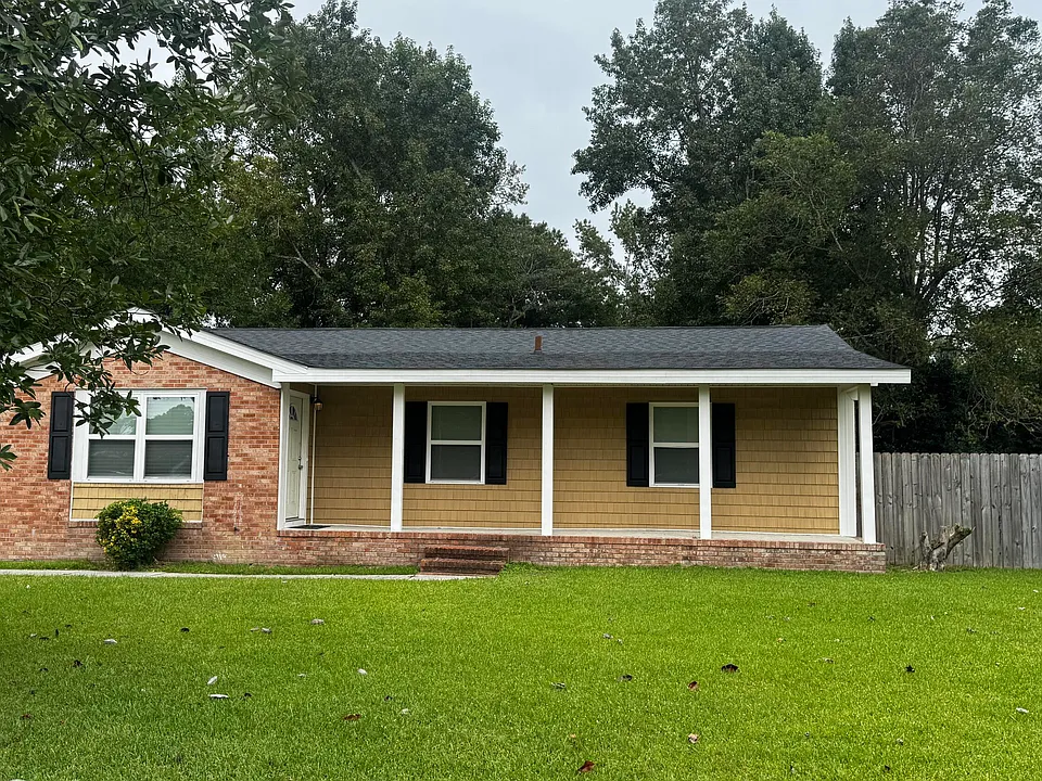 112 Shamrock Dr