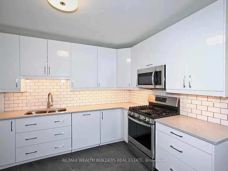 163 Parkside Dr #B — Photo 19