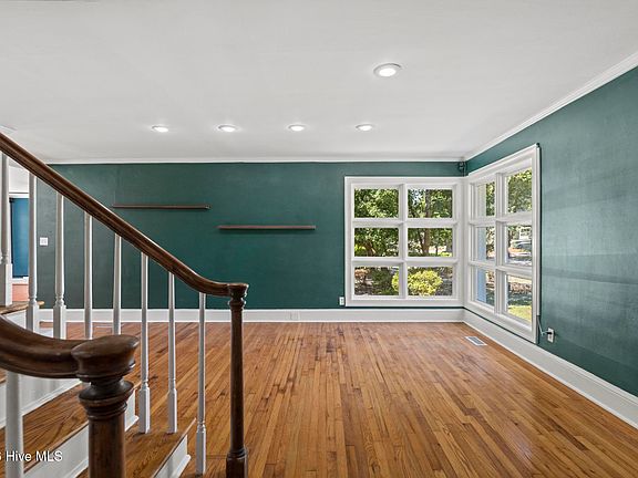 5th image of 1210 Stockton Road