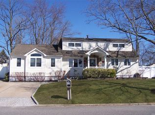 28 Lehigh Ave, Centereach, NY 11720