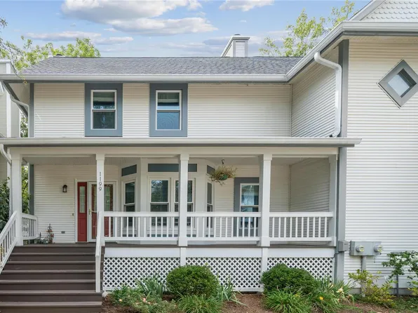 1199 Hawken Pl, Saint Louis, MO 63119