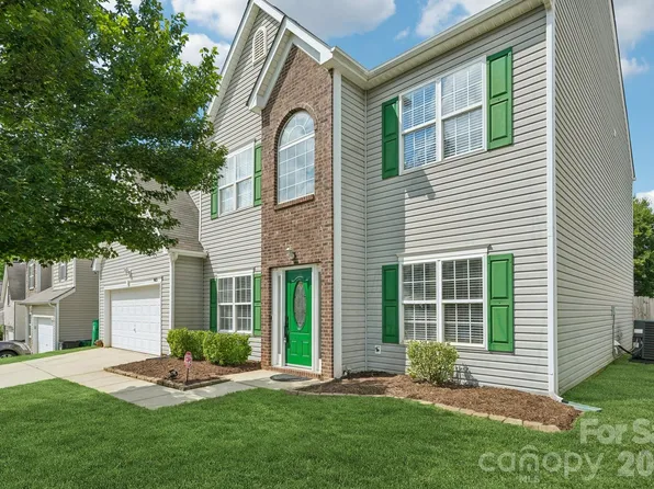 9621 Rothman Ln, Charlotte, NC 28215