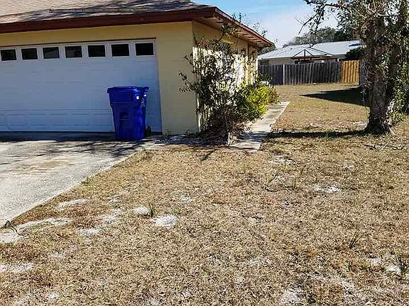 5th image of 351 Casuarina Cir