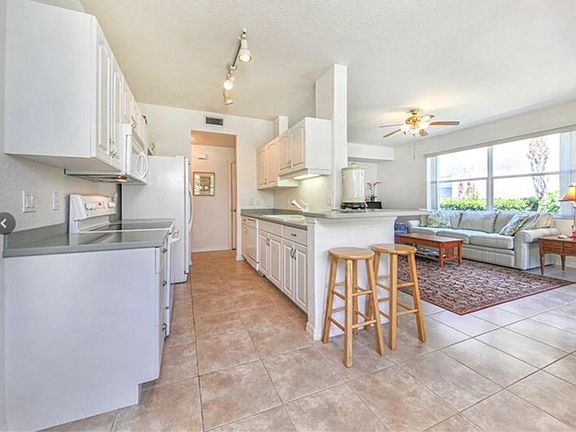 3rd image of 4201 Vicenza Dr