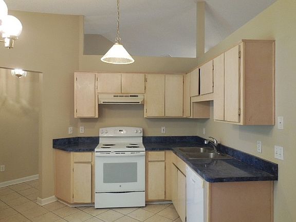 5th image of 3025 Thomas Rd