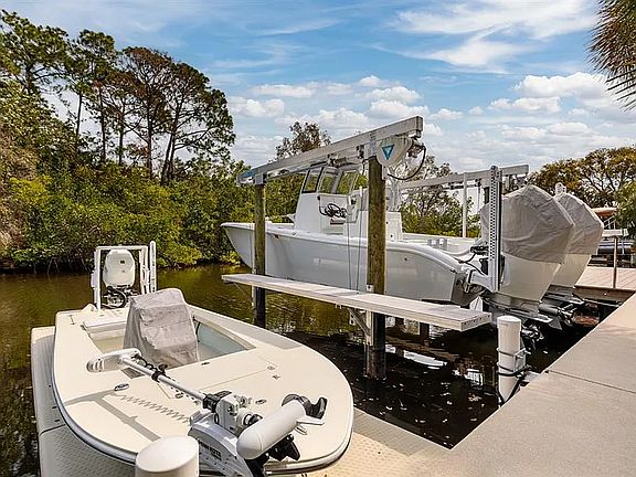 5th image of 9723 Oak St NE