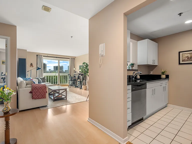 950 Massachusetts Ave #514 — Photo 3