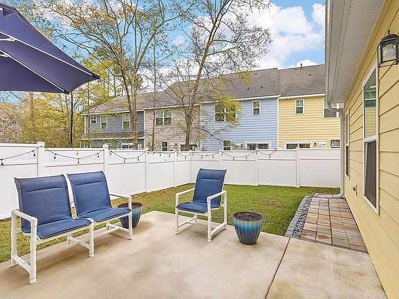 2nd image of 304 Grand Palm Ln