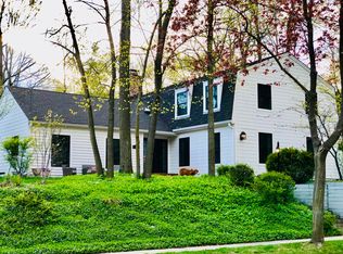 W57N969 Oxford Ct, Cedarburg, WI 53012