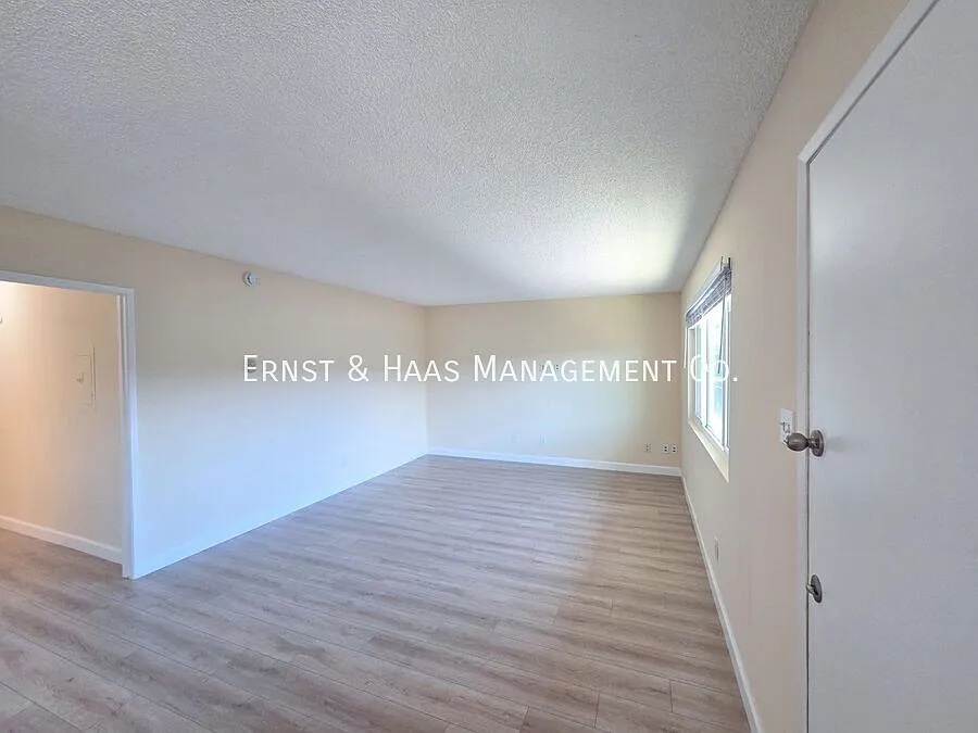 Beautifully Remodeled 2-Bedroom, 2-Bathroom Condo in Gated Community! — Photo 4