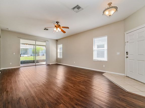 3rd image of 6816 Surrey Oak Dr