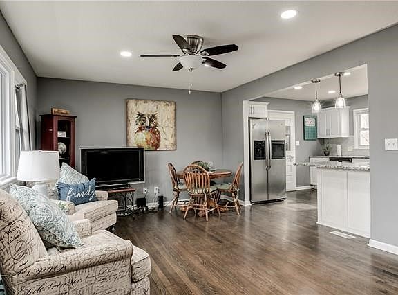 2nd image of 7919 Greeley Ave