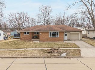 609 W 8th St, Kaukauna, WI 54130