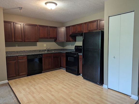 2nd image of 1300 Weathervane Ln Unit 3E